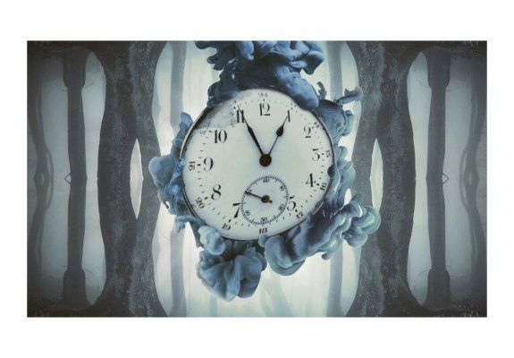 Fototapeta - Surrealism of time